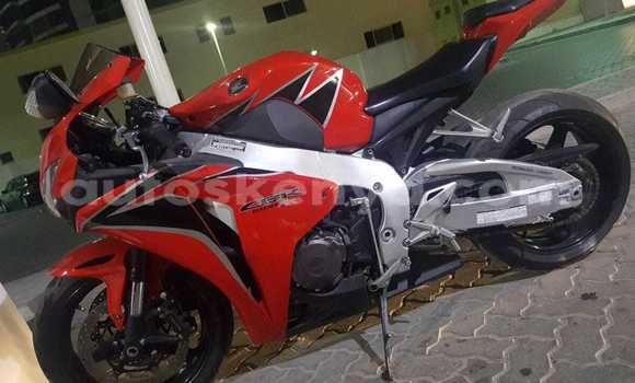 Nunua Ilio tumika Honda CBR 1000 RR Nyekundu Bike ndani ya Nairobi nchini Nairobi