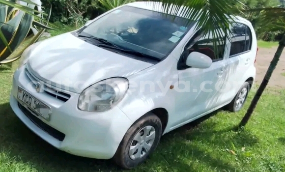 Nunua Ilio tumika Toyota Passo Nyeupe Gari ndani ya Changamwe nchini Pwani