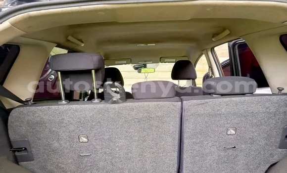 Oofamaa Nissan Note Black Makiinaa iti Griftu keessatti Northeast Kenya keessatti