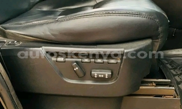 Nunua Ilio tumika Range Rover Range Rover Nyeusi Gari ndani ya Bute nchini Kaskazini Mashariki mwa Kenya Nunua Ilio tumika Range Rover Range Rover Nyeusi Gari ndani ya Bute nchini Kaskazini Mashariki mwa Kenya