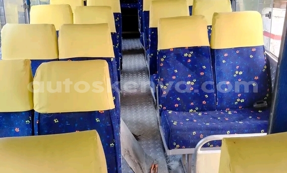 Oofamaa Isuzu Rodeo Other Makiinaa iti Changamwe keessatti Coast keessatti