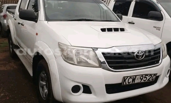 Nunua Ilio tumika Toyota Hilux Nyeupe Gari ndani ya Changamwe nchini Pwani Nunua Ilio tumika Toyota Hilux Nyeupe Gari ndani ya Changamwe nchini Pwani