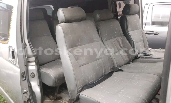 Oofamaa Toyota Hiace Other Makiinaa iti El Wak keessatti Northeast Kenya keessatti Oofamaa Toyota Hiace Other Makiinaa iti El Wak keessatti Northeast Kenya keessatti