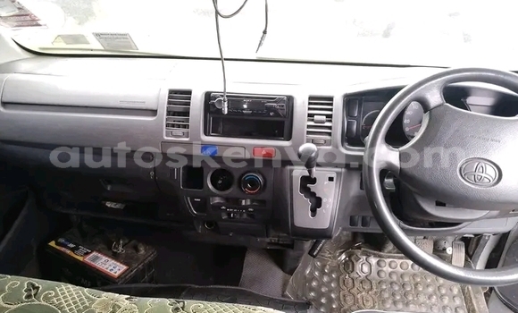 Nunua Ilio tumika Toyota Hiace Nyingine Gari ndani ya El Wak nchini Kaskazini Mashariki mwa Kenya Nunua Ilio tumika Toyota Hiace Nyingine Gari ndani ya El Wak nchini Kaskazini Mashariki mwa Kenya