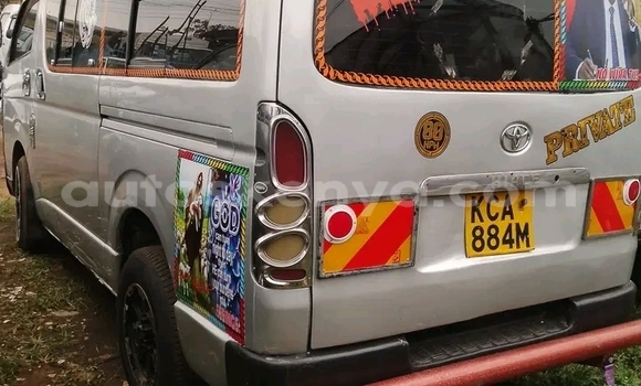Nunua Ilio tumika Toyota Hiace Nyingine Gari ndani ya El Wak nchini Kaskazini Mashariki mwa Kenya Nunua Ilio tumika Toyota Hiace Nyingine Gari ndani ya El Wak nchini Kaskazini Mashariki mwa Kenya