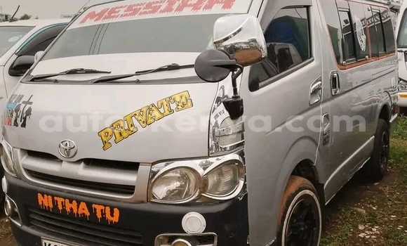 Nunua Ilio tumika Toyota Hiace Nyingine Gari ndani ya El Wak nchini Kaskazini Mashariki mwa Kenya Nunua Ilio tumika Toyota Hiace Nyingine Gari ndani ya El Wak nchini Kaskazini Mashariki mwa Kenya
