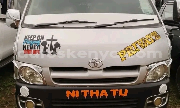 Nunua Ilio tumika Toyota Hiace Nyingine Gari ndani ya El Wak nchini Kaskazini Mashariki mwa Kenya Nunua Ilio tumika Toyota Hiace Nyingine Gari ndani ya El Wak nchini Kaskazini Mashariki mwa Kenya