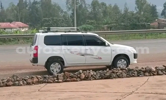 Nunua Ilio tumika Toyota Probox Nyeupe Gari ndani ya Kangonde nchini Mashariki Nunua Ilio tumika Toyota Probox Nyeupe Gari ndani ya Kangonde nchini Mashariki