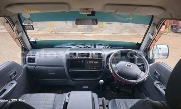 Nunua Ilio tumika Mazda Luce Nyeupe Gari ndani ya Changamwe nchini Pwani Nunua Ilio tumika Mazda Luce Nyeupe Gari ndani ya Changamwe nchini Pwani