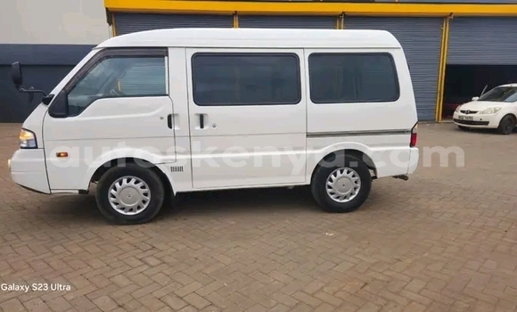 Nunua Ilio tumika Mazda Luce Nyeupe Gari ndani ya Changamwe nchini Pwani Nunua Ilio tumika Mazda Luce Nyeupe Gari ndani ya Changamwe nchini Pwani