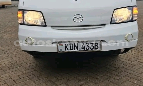 Nunua Ilio tumika Mazda Luce Nyeupe Gari ndani ya Changamwe nchini Pwani Nunua Ilio tumika Mazda Luce Nyeupe Gari ndani ya Changamwe nchini Pwani