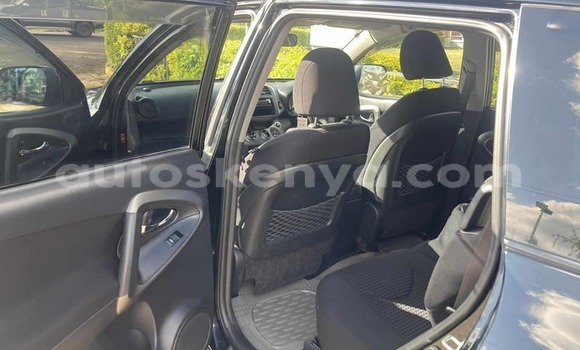 Oofamaa Toyota Vanguard Black Makiinaa iti Bute keessatti Northeast Kenya keessatti Oofamaa Toyota Vanguard Black Makiinaa iti Bute keessatti Northeast Kenya keessatti