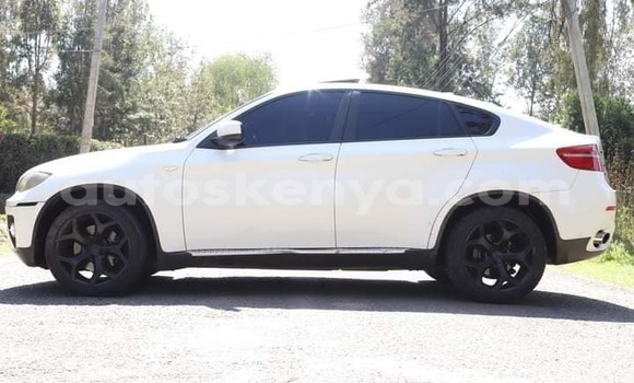 Oofamaa BMW X6 White Makiinaa iti Bissil keessatti Nairobi keessatti Oofamaa BMW X6 White Makiinaa iti Bissil keessatti Nairobi keessatti