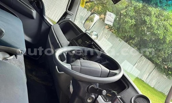 Oofamaa Mitsubishi Freeca White Makiinaa iti Bungoma keessatti West Kenya keessatti Oofamaa Mitsubishi Freeca White Makiinaa iti Bungoma keessatti West Kenya keessatti