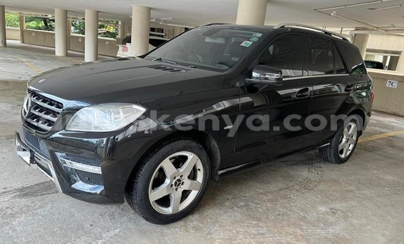 Oofamaa Mercedes‒Benz ML–Class Black Makiinaa iti Bungoma keessatti West Kenya keessatti Oofamaa Mercedes‒Benz ML–Class Black Makiinaa iti Bungoma keessatti West Kenya keessatti