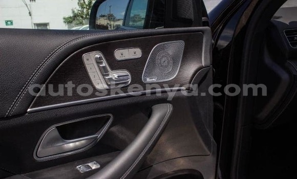 Oofamaa Mercedes‒Benz AMG GLE Black Makiinaa iti Bomet keessatti Rift Valley keessatti Oofamaa Mercedes‒Benz AMG GLE Black Makiinaa iti Bomet keessatti Rift Valley keessatti