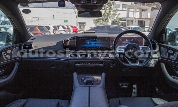 Oofamaa Mercedes‒Benz AMG GLE Black Makiinaa iti Bomet keessatti Rift Valley keessatti Oofamaa Mercedes‒Benz AMG GLE Black Makiinaa iti Bomet keessatti Rift Valley keessatti