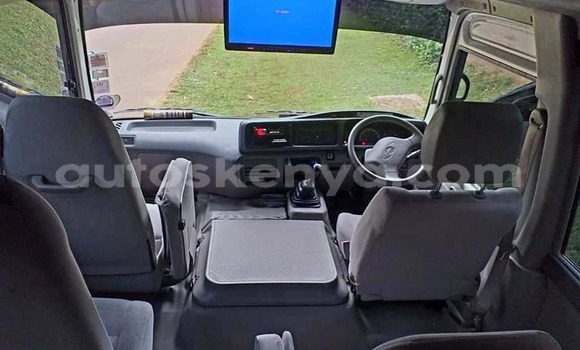 Oofamaa Hino Ranger White Netiree iti Bomet keessatti Rift Valley keessatti Oofamaa Hino Ranger White Netiree iti Bomet keessatti Rift Valley keessatti