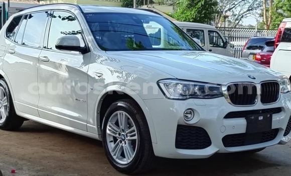 Oofamaa BMW X3 White Makiinaa iti Bute keessatti Northeast Kenya keessatti