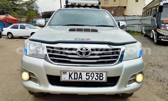 Nunua Ilio tumika Toyota Hilux Nyingine Gari ndani ya Bura nchini Kaskazini Mashariki mwa Kenya