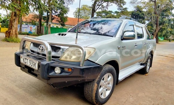 Nunua Ilio tumika Toyota Hilux Nyingine Gari ndani ya Bute nchini Kaskazini Mashariki mwa Kenya