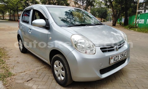 Oofamaa Toyota Passo Other Makiinaa iti Bura keessatti Northeast Kenya keessatti Oofamaa Toyota Passo Other Makiinaa iti Bura keessatti Northeast Kenya keessatti