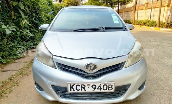 Nunua Ilio tumika Toyota Vitz Nyingine Gari ndani ya Bura nchini Kaskazini Mashariki mwa Kenya