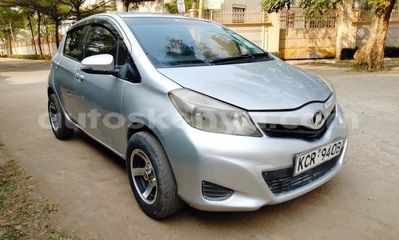Oofamaa Toyota Vitz Other Makiinaa iti Bura keessatti Northeast Kenya keessatti Oofamaa Toyota Vitz Other Makiinaa iti Bura keessatti Northeast Kenya keessatti