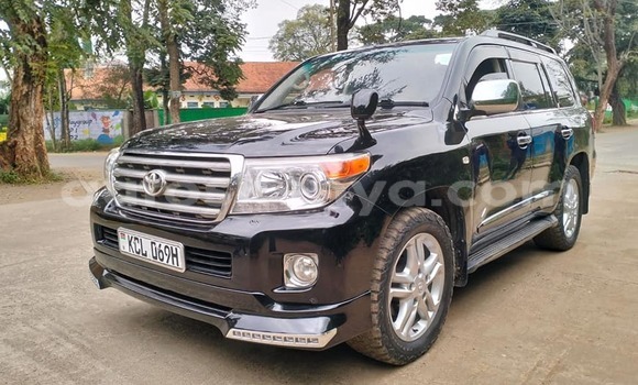 Buy Used Toyota Land Cruiser Black Car in Chuka in East Kenya