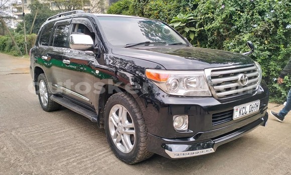 Nunua Ilio tumika Toyota Land Cruiser Nyeusi Gari ndani ya Chuka nchini Mashariki ya Kenya Nunua Ilio tumika Toyota Land Cruiser Nyeusi Gari ndani ya Chuka nchini Mashariki ya Kenya