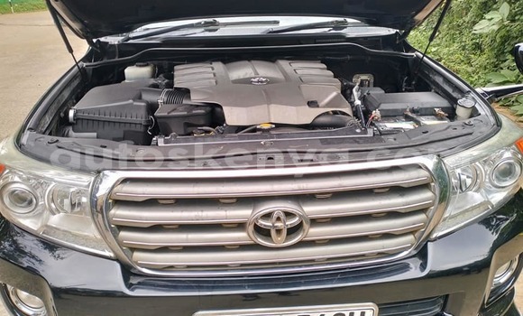 Nunua Ilio tumika Toyota Land Cruiser Nyeusi Gari ndani ya Chuka nchini Mashariki ya Kenya Nunua Ilio tumika Toyota Land Cruiser Nyeusi Gari ndani ya Chuka nchini Mashariki ya Kenya