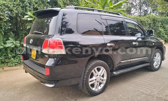 Nunua Ilio tumika Toyota Land Cruiser Nyeusi Gari ndani ya Chuka nchini Mashariki ya Kenya Nunua Ilio tumika Toyota Land Cruiser Nyeusi Gari ndani ya Chuka nchini Mashariki ya Kenya