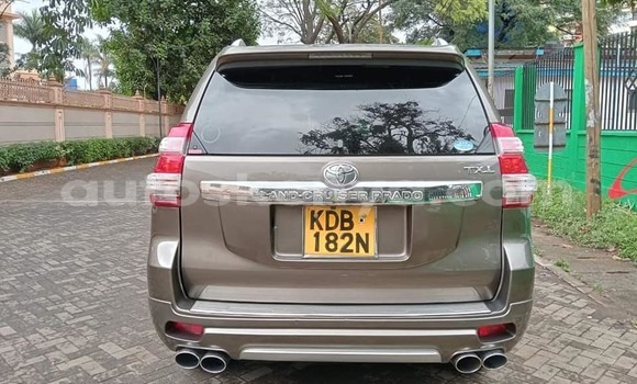 Nunua Ilio tumika Toyota Prado Nyeusi Gari ndani ya Busia nchini West Kenya Nunua Ilio tumika Toyota Prado Nyeusi Gari ndani ya Busia nchini West Kenya