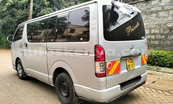 Nunua Ilio tumika Toyota Hiace Nyingine Gari ndani ya Chuka nchini Mashariki ya Kenya Nunua Ilio tumika Toyota Hiace Nyingine Gari ndani ya Chuka nchini Mashariki ya Kenya