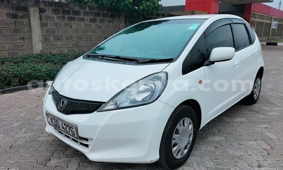 Nunua Ilio tumika Honda Fit Nyeupe Gari ndani ya Mto Athi nchini Nairobi Nunua Ilio tumika Honda Fit Nyeupe Gari ndani ya Mto Athi nchini Nairobi