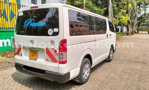 Nunua Ilio tumika Toyota Hiace Nyeupe Gari ndani ya Bute nchini Kaskazini Mashariki mwa Kenya Nunua Ilio tumika Toyota Hiace Nyeupe Gari ndani ya Bute nchini Kaskazini Mashariki mwa Kenya