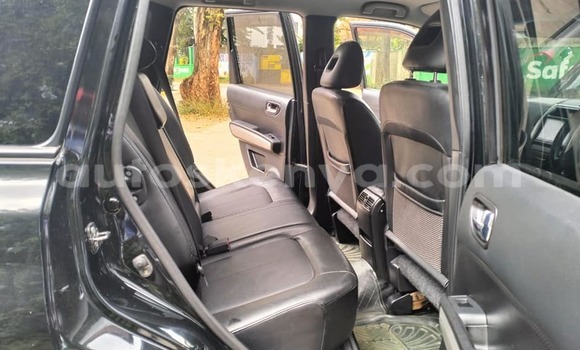 Nunua Ilio tumika Nissan X–Trail Nyeusi Gari ndani ya Bissil nchini Nairobi Nunua Ilio tumika Nissan X–Trail Nyeusi Gari ndani ya Bissil nchini Nairobi