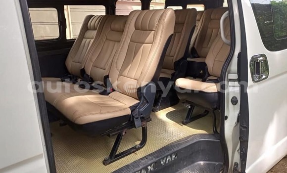 Nunua Ilio tumika Toyota Hiace Nyeupe Gari ndani ya Changamwe nchini Pwani Nunua Ilio tumika Toyota Hiace Nyeupe Gari ndani ya Changamwe nchini Pwani