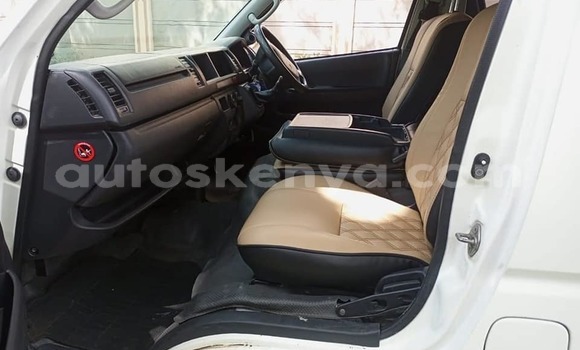 Nunua Ilio tumika Toyota Hiace Nyeupe Gari ndani ya Changamwe nchini Pwani Nunua Ilio tumika Toyota Hiace Nyeupe Gari ndani ya Changamwe nchini Pwani