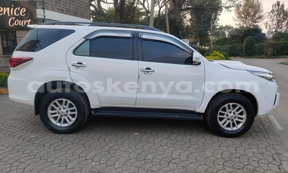 Buy Used Toyota Fortuner White Car in Changamwe in Coast