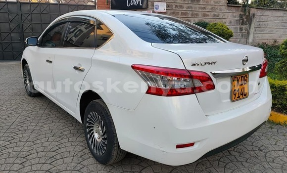 Oofamaa Nissan Sylphy White Makiinaa iti Busia keessatti West Kenya keessatti Oofamaa Nissan Sylphy White Makiinaa iti Busia keessatti West Kenya keessatti
