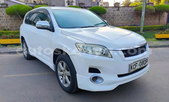 Nunua Ilio tumika Toyota Vanguard Nyeupe Gari ndani ya Busia nchini West Kenya