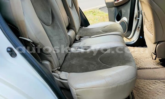 Buy Used Toyota Vanguard White Car in Busia in West Kenya Buy Used Toyota Vanguard White Car in Busia in West Kenya