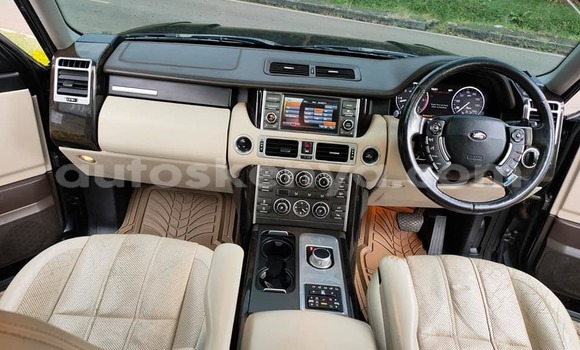 Oofamaa Range Rover Evoque Black Makiinaa iti Changamwe keessatti Coast keessatti Oofamaa Range Rover Evoque Black Makiinaa iti Changamwe keessatti Coast keessatti