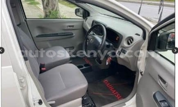 Buy Used Daihatsu Mira White Car in Bute in Northeast Kenya Buy Used Daihatsu Mira White Car in Bute in Northeast Kenya