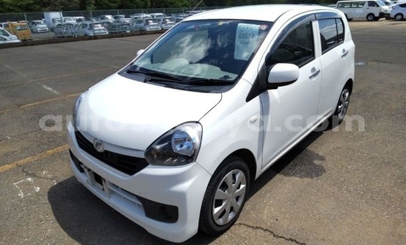 Buy Used Daihatsu Mira White Car in Bute in Northeast Kenya Buy Used Daihatsu Mira White Car in Bute in Northeast Kenya