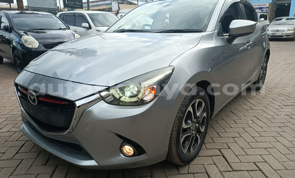 Nunua Mpya Mazda Demio Fedha Gari ndani ya Nairobi nchini Nairobi
