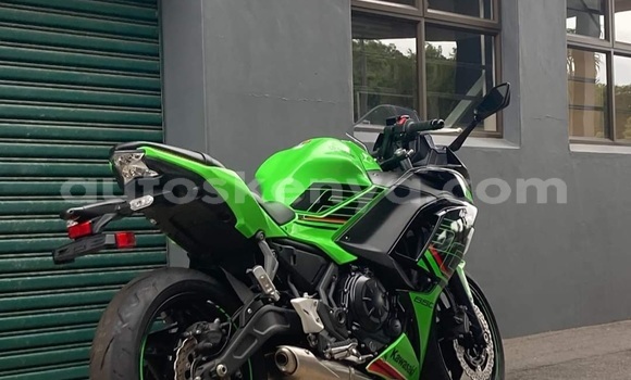 Oofamaa Kawasaki Ninja Green Doqdoqqee iti Nairobi keessatti Nairobi keessatti Oofamaa Kawasaki Ninja Green Doqdoqqee iti Nairobi keessatti Nairobi keessatti