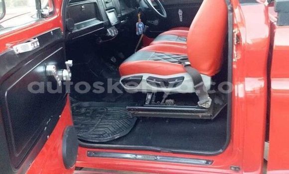 Nunua Ilio tumika Chevrolet C-10 Nyekundu Gari ndani ya Machakos nchini Nairobi Nunua Ilio tumika Chevrolet C-10 Nyekundu Gari ndani ya Machakos nchini Nairobi