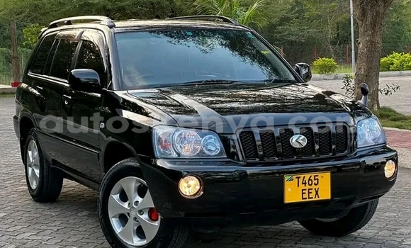 Oofamaa Toyota Kruger Black Makiinaa iti Chuka keessatti East Kenya keessatti Oofamaa Toyota Kruger Black Makiinaa iti Chuka keessatti East Kenya keessatti